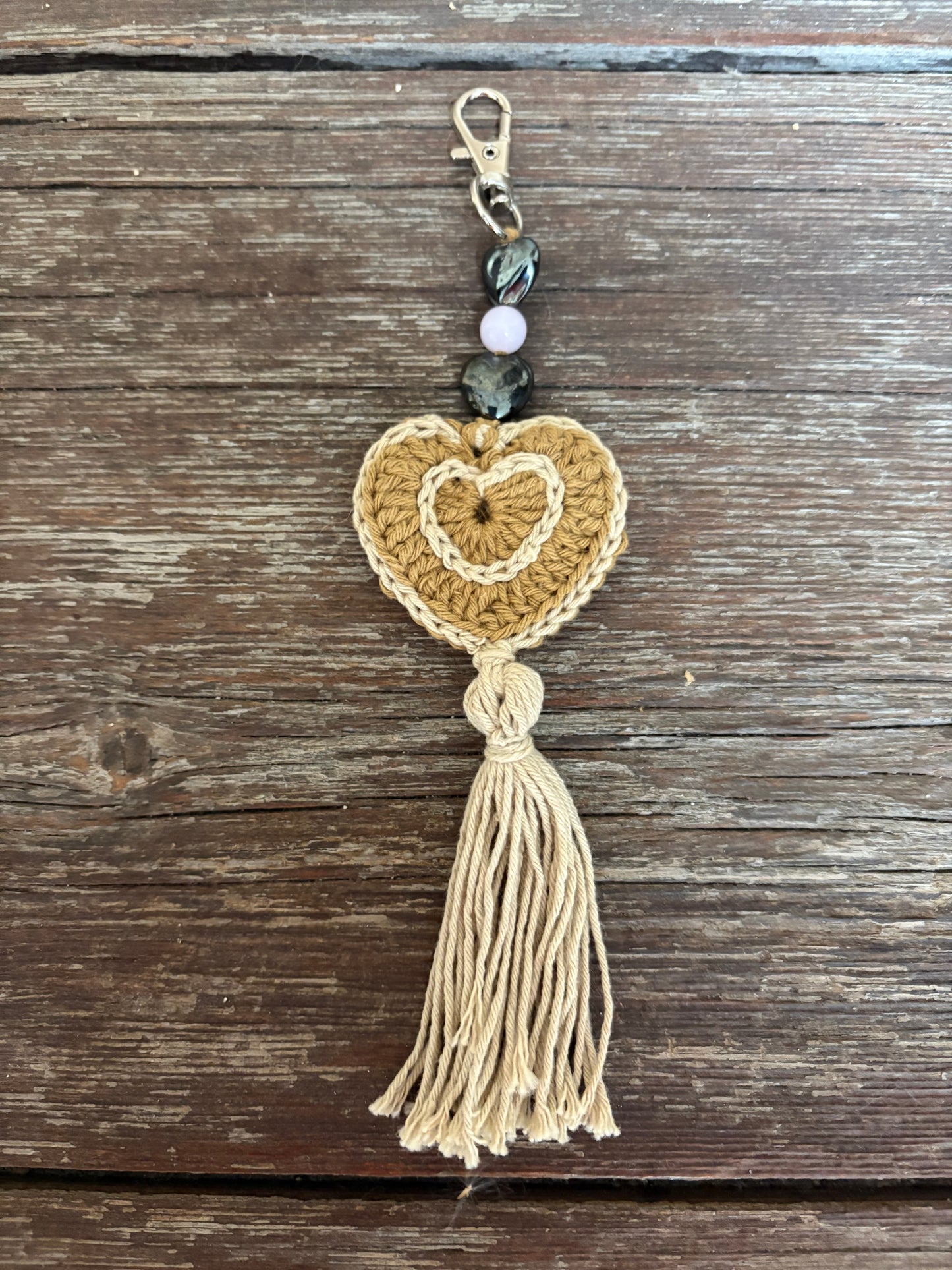 Porte-clé/bijou de sac crochet coeur ficelle/beige
